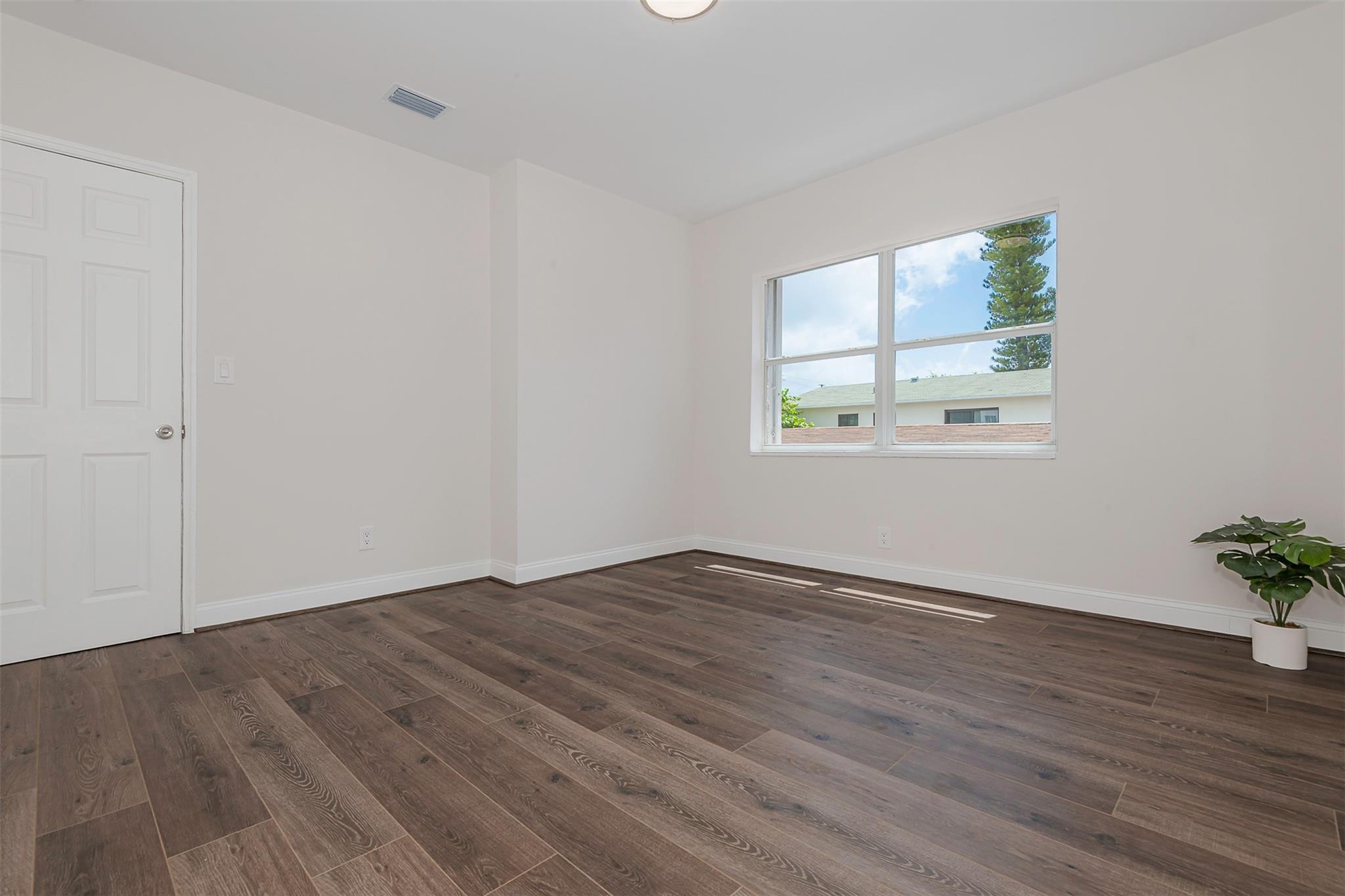 LAUDERDALE - Residential Income