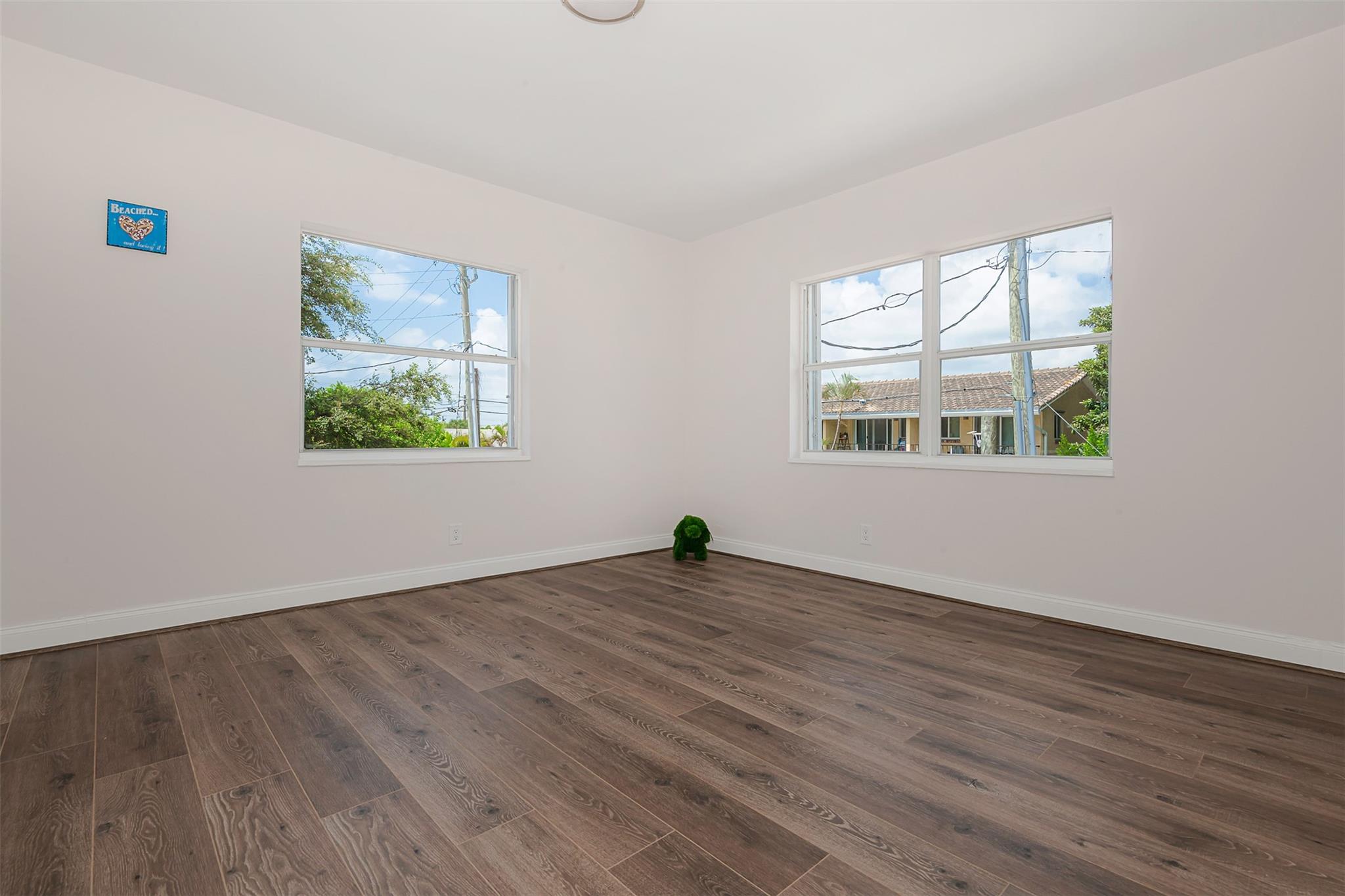 LAUDERDALE - Residential Income