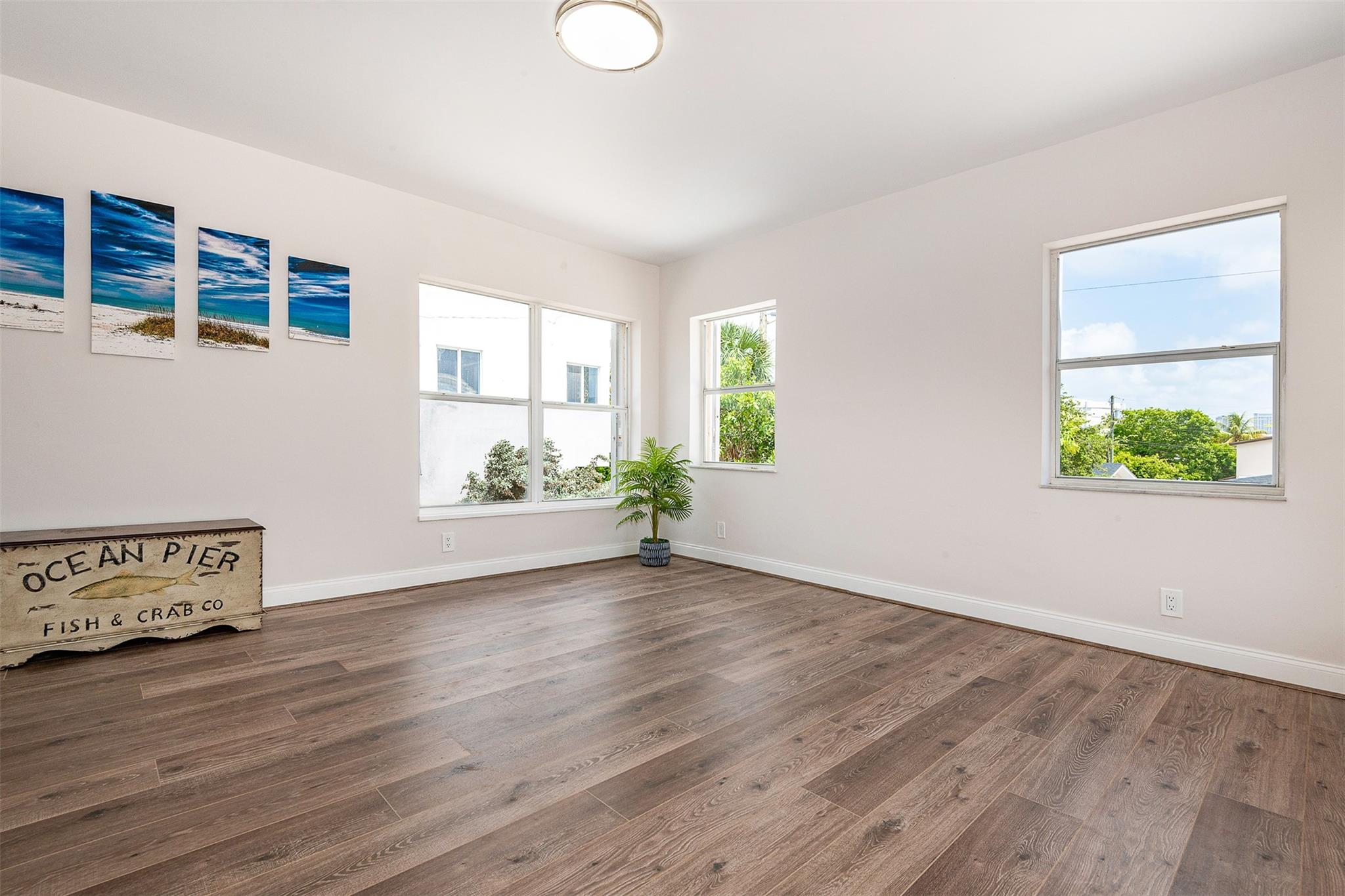 LAUDERDALE - Residential Income