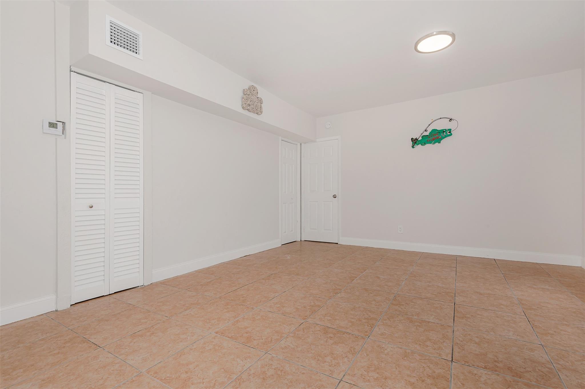 LAUDERDALE - Residential Income