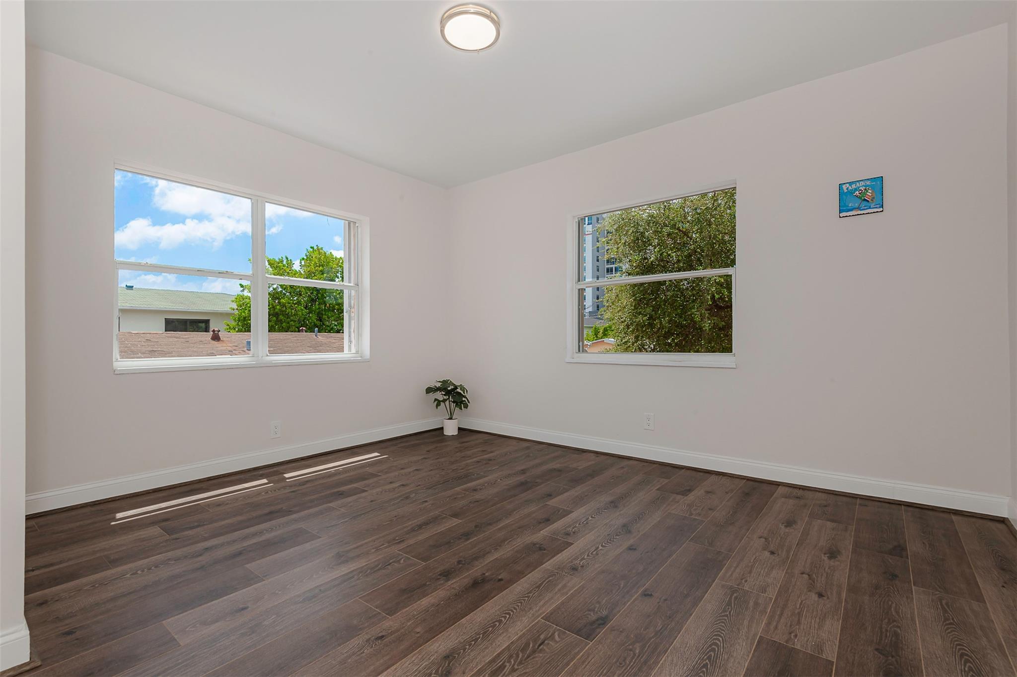 LAUDERDALE - Residential Income