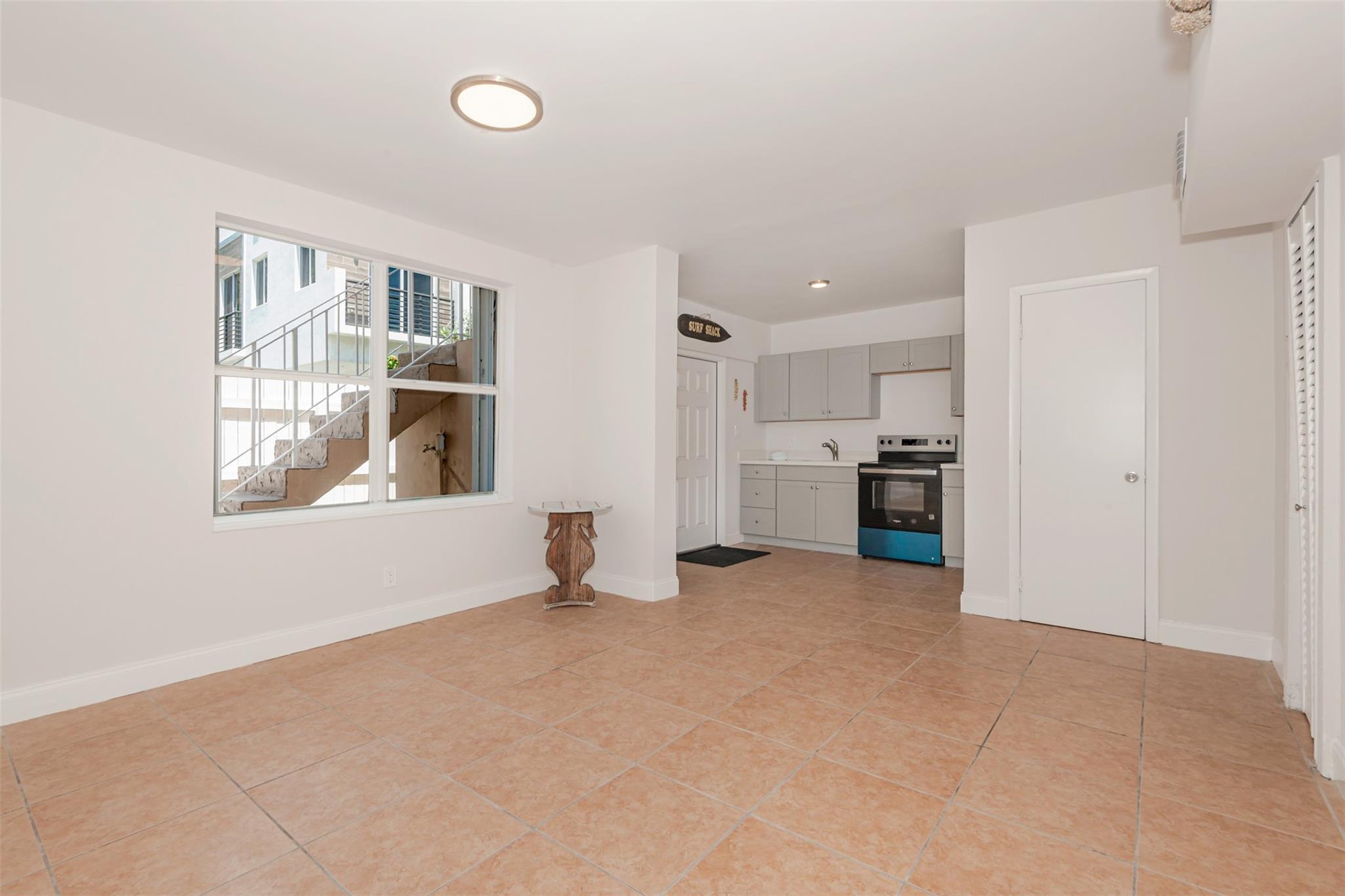 LAUDERDALE - Residential Income