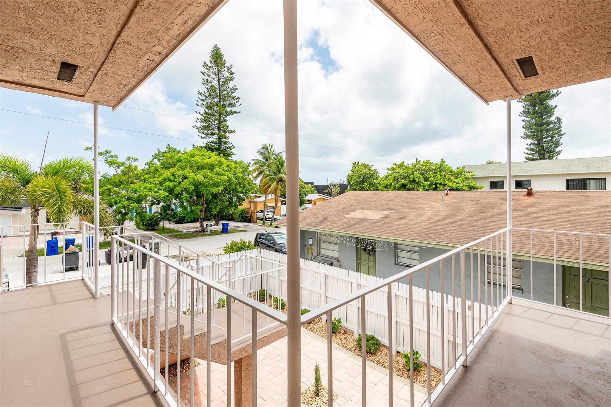 LAUDERDALE - Residential Income