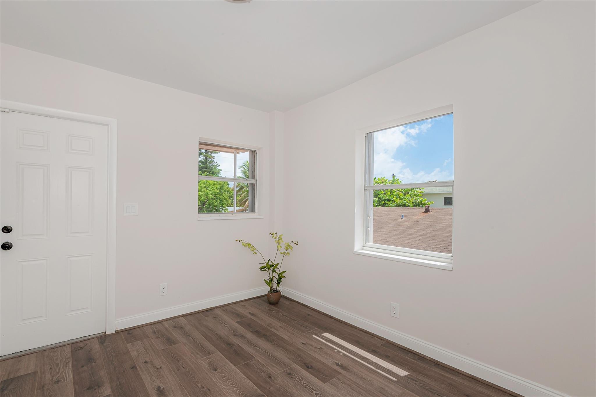 LAUDERDALE - Residential Income