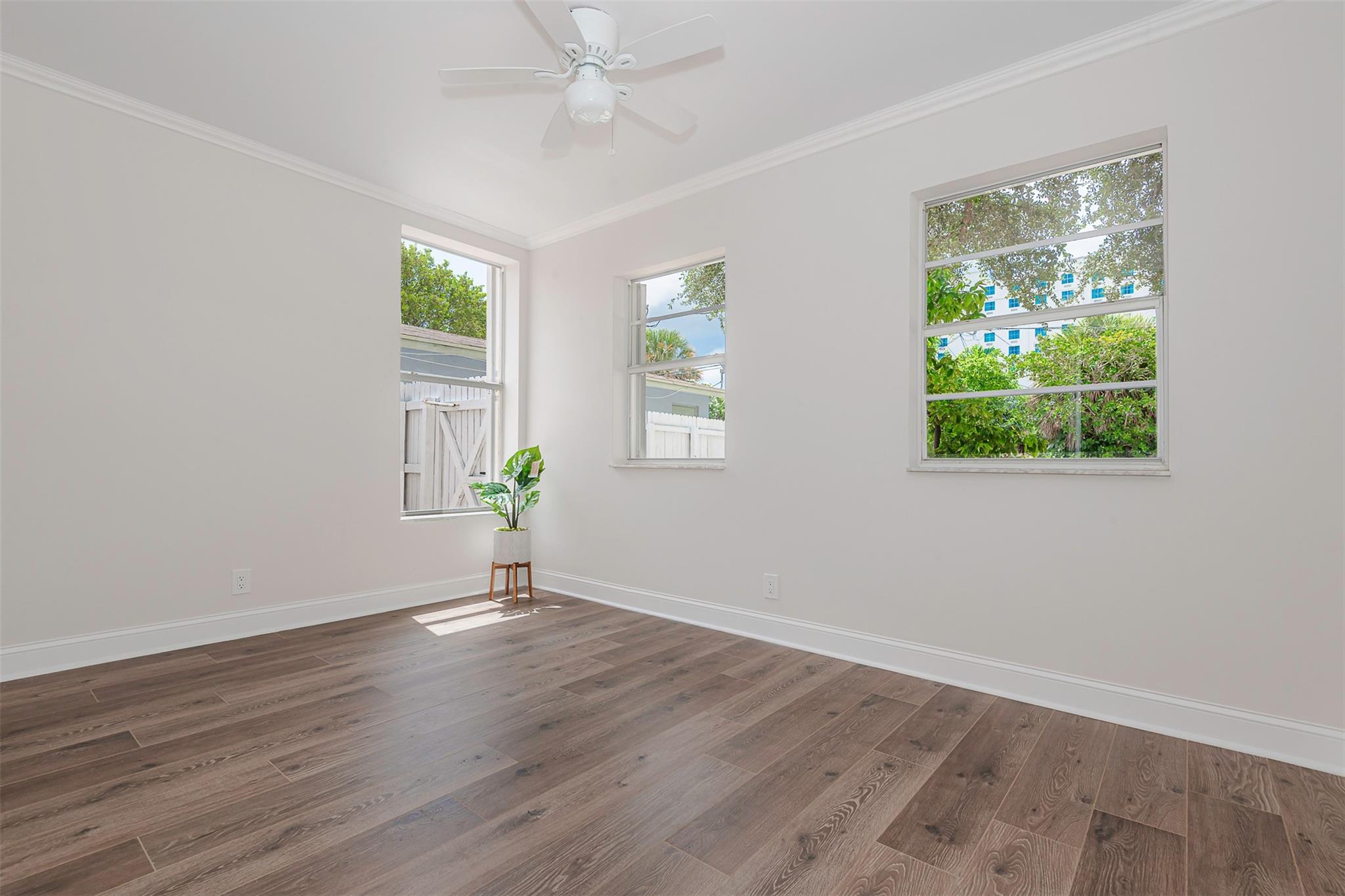 LAUDERDALE - Residential Income