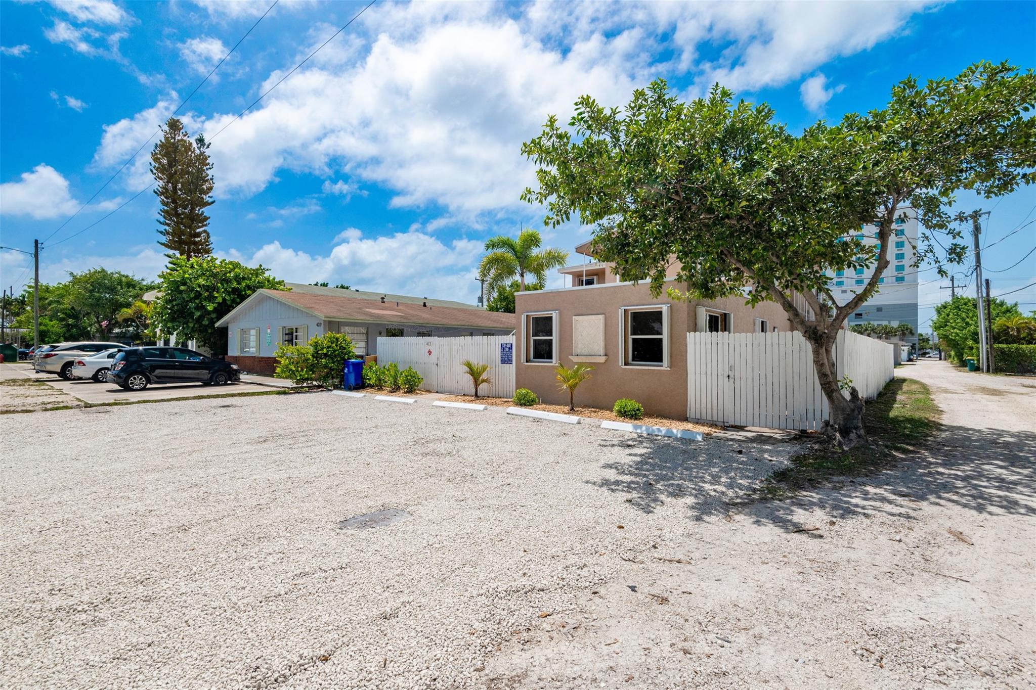 LAUDERDALE - Residential Income