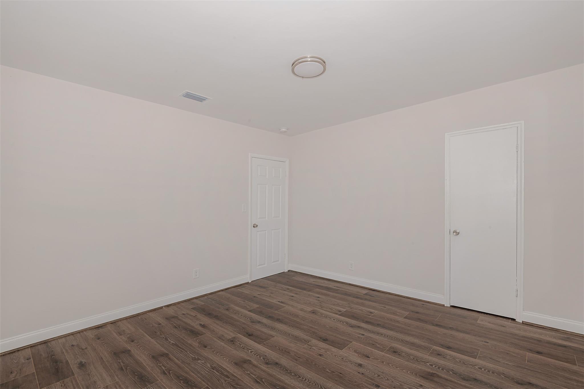 LAUDERDALE - Residential Income