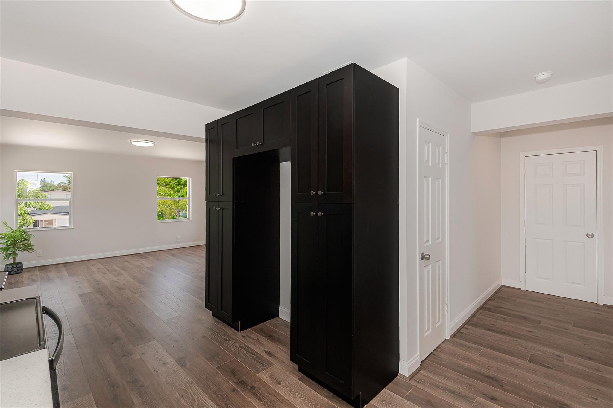 LAUDERDALE - Residential Income