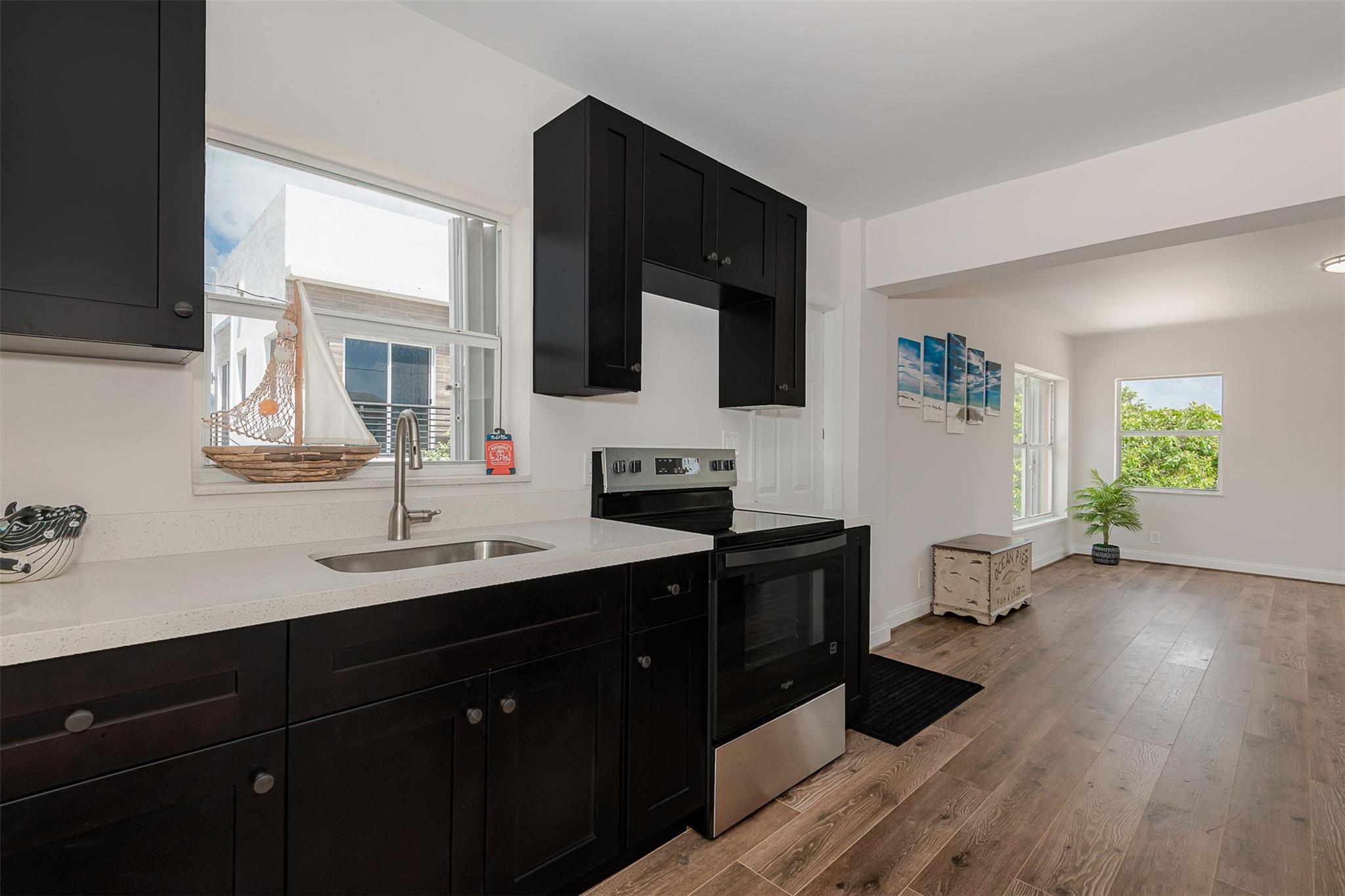 LAUDERDALE - Residential Income