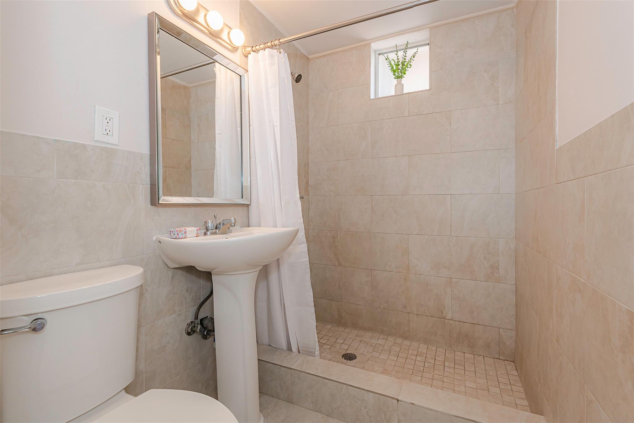 LAUDERDALE - Residential Income