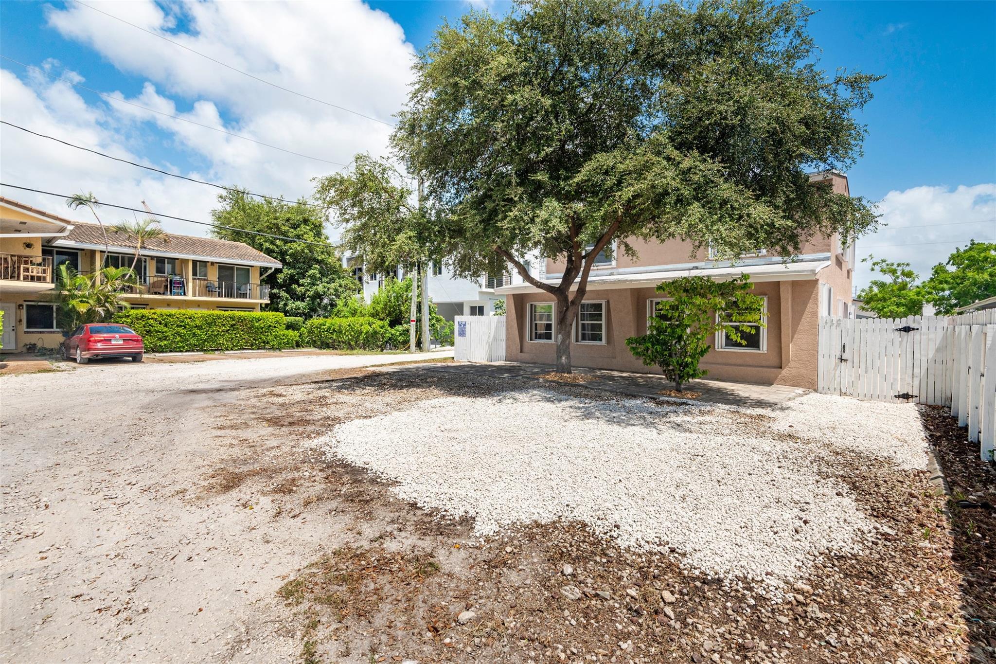 LAUDERDALE - Residential Income