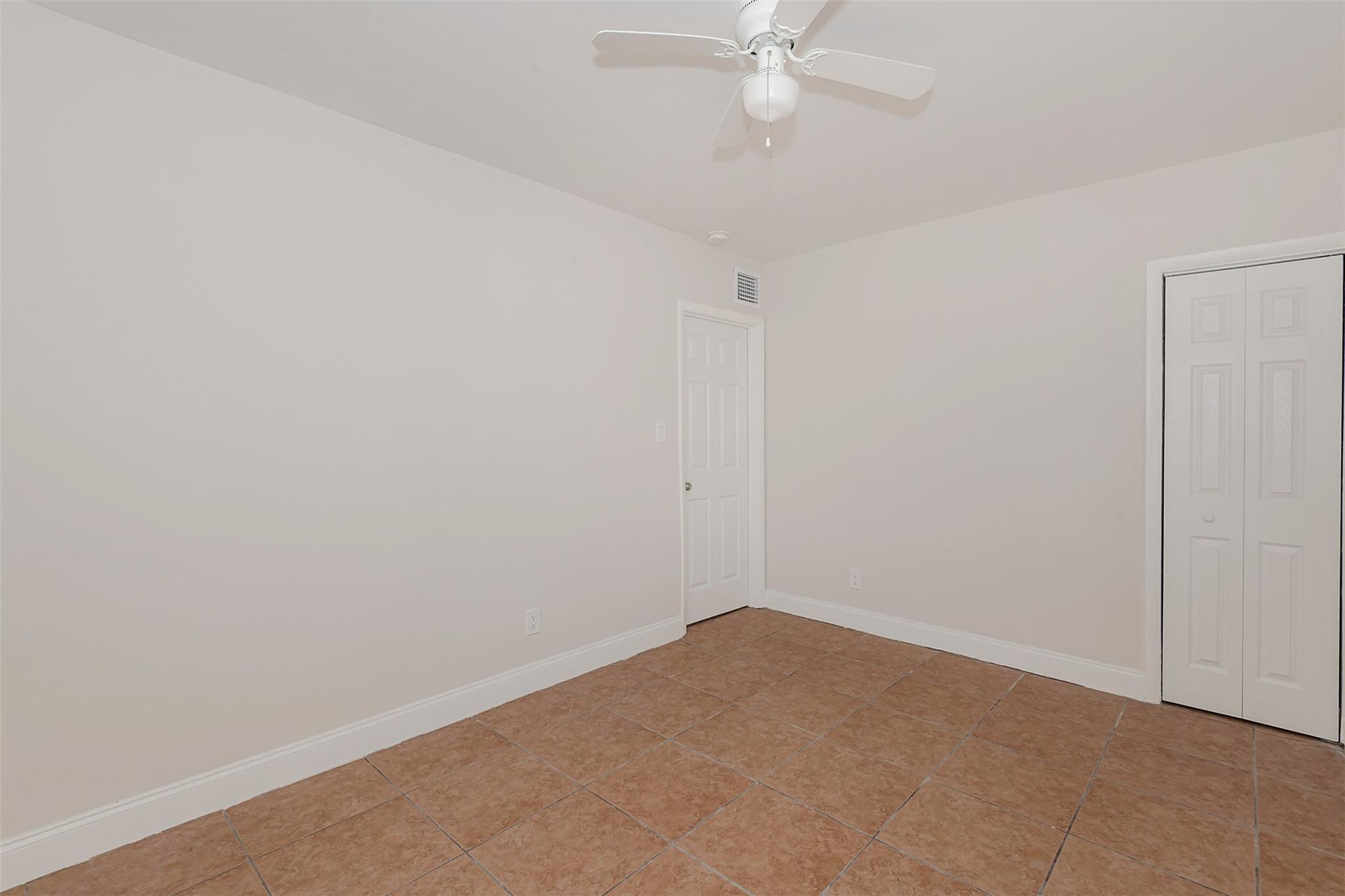 LAUDERDALE - Residential Income