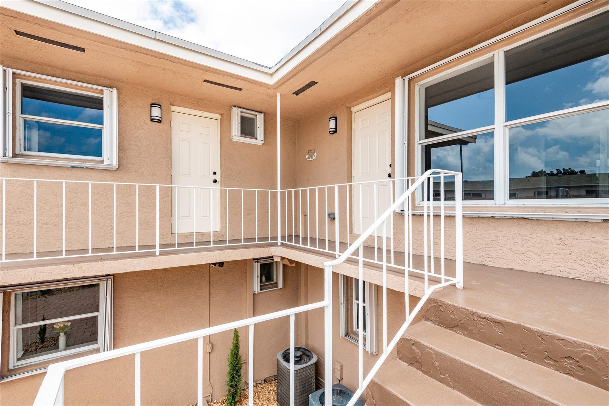 LAUDERDALE - Residential Income