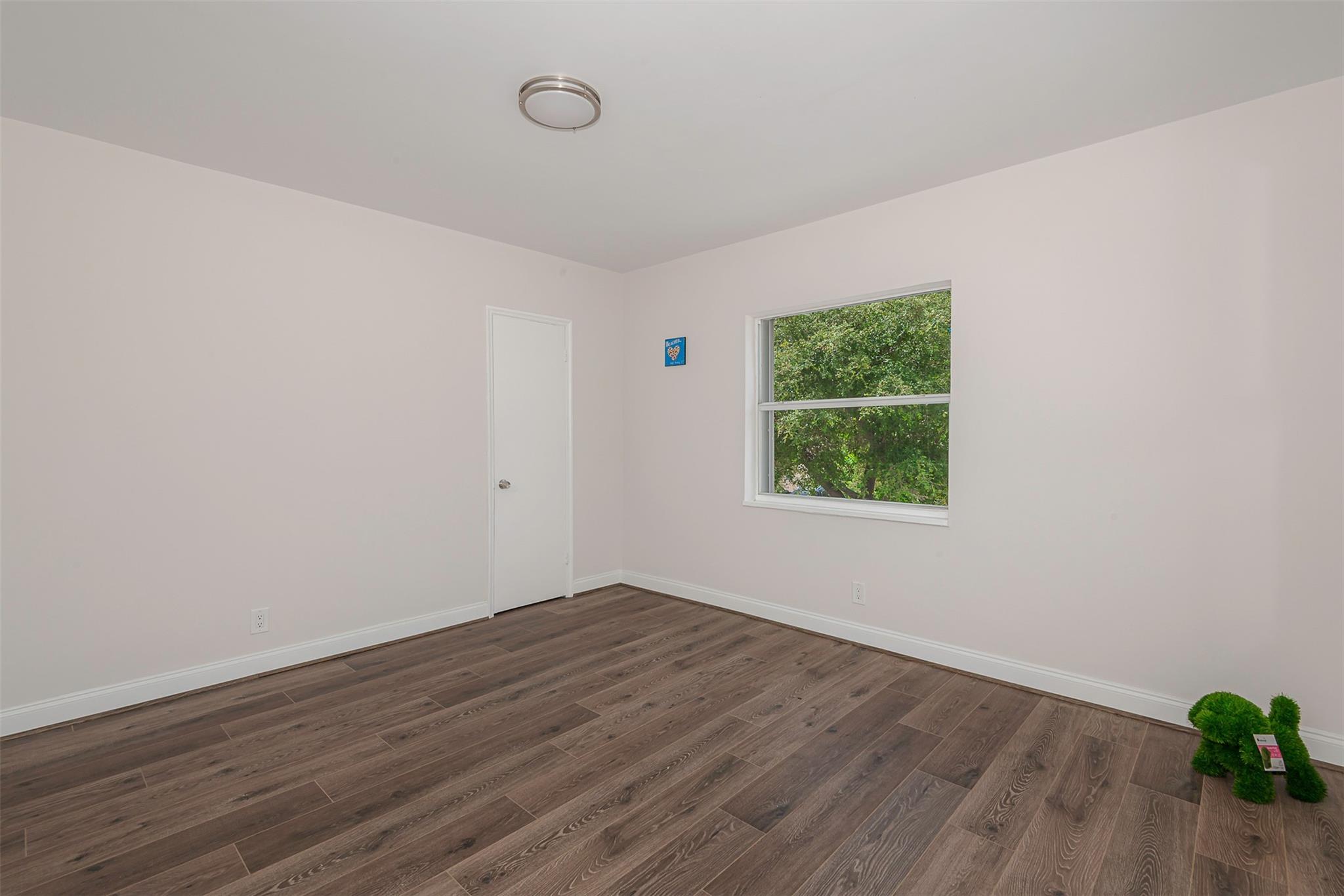 LAUDERDALE - Residential Income