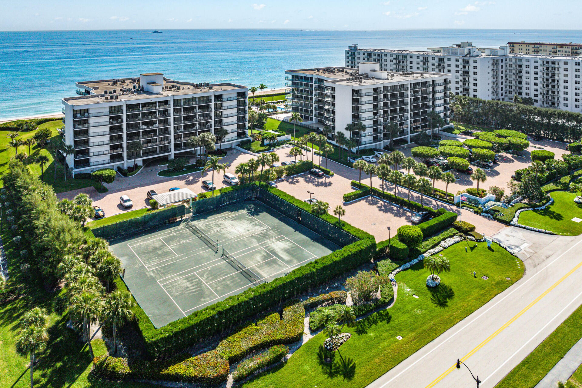 HALCYON OF PALM BEACH - Residential