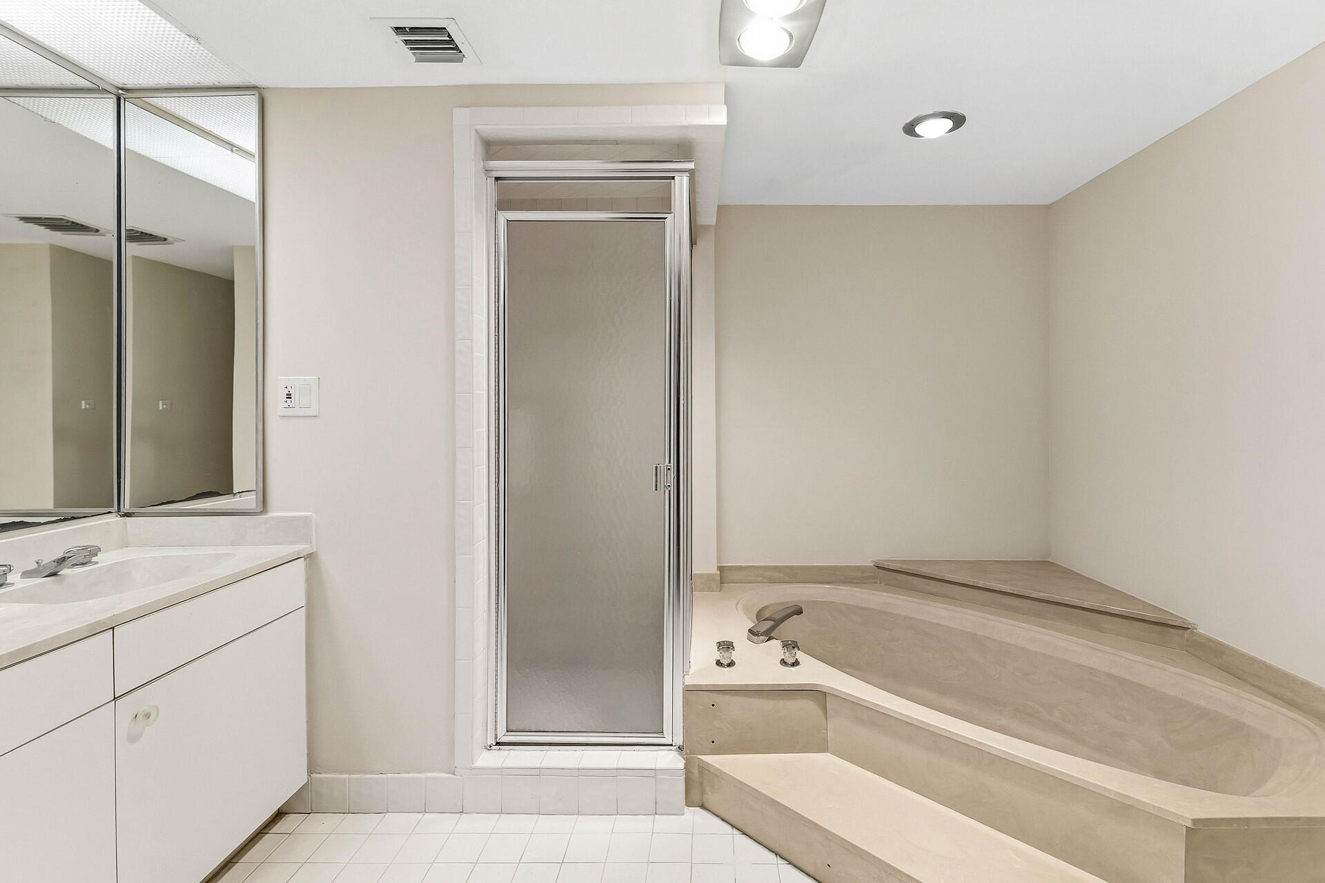 HALCYON OF PALM BEACH - Residential