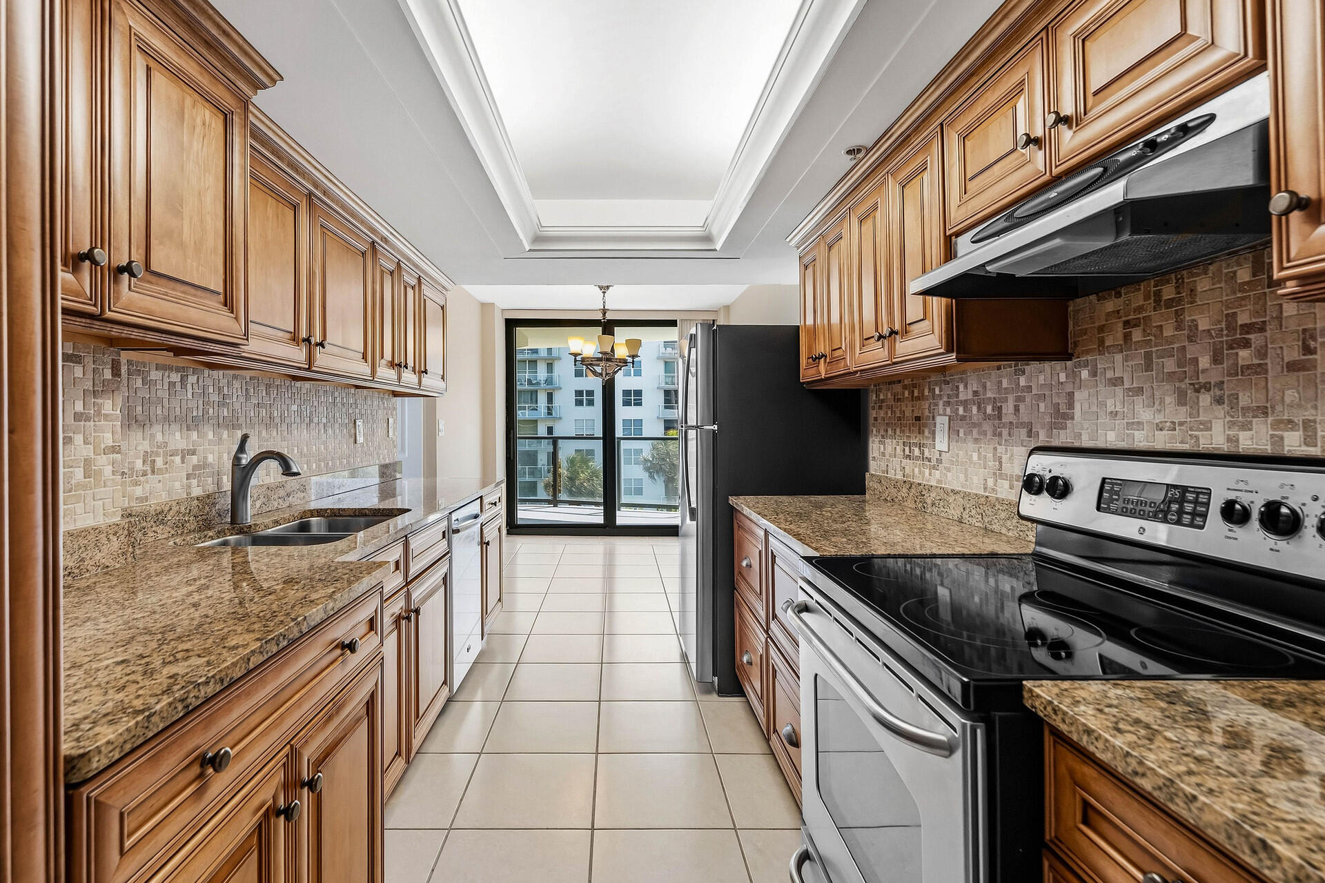 HALCYON OF PALM BEACH - Residential