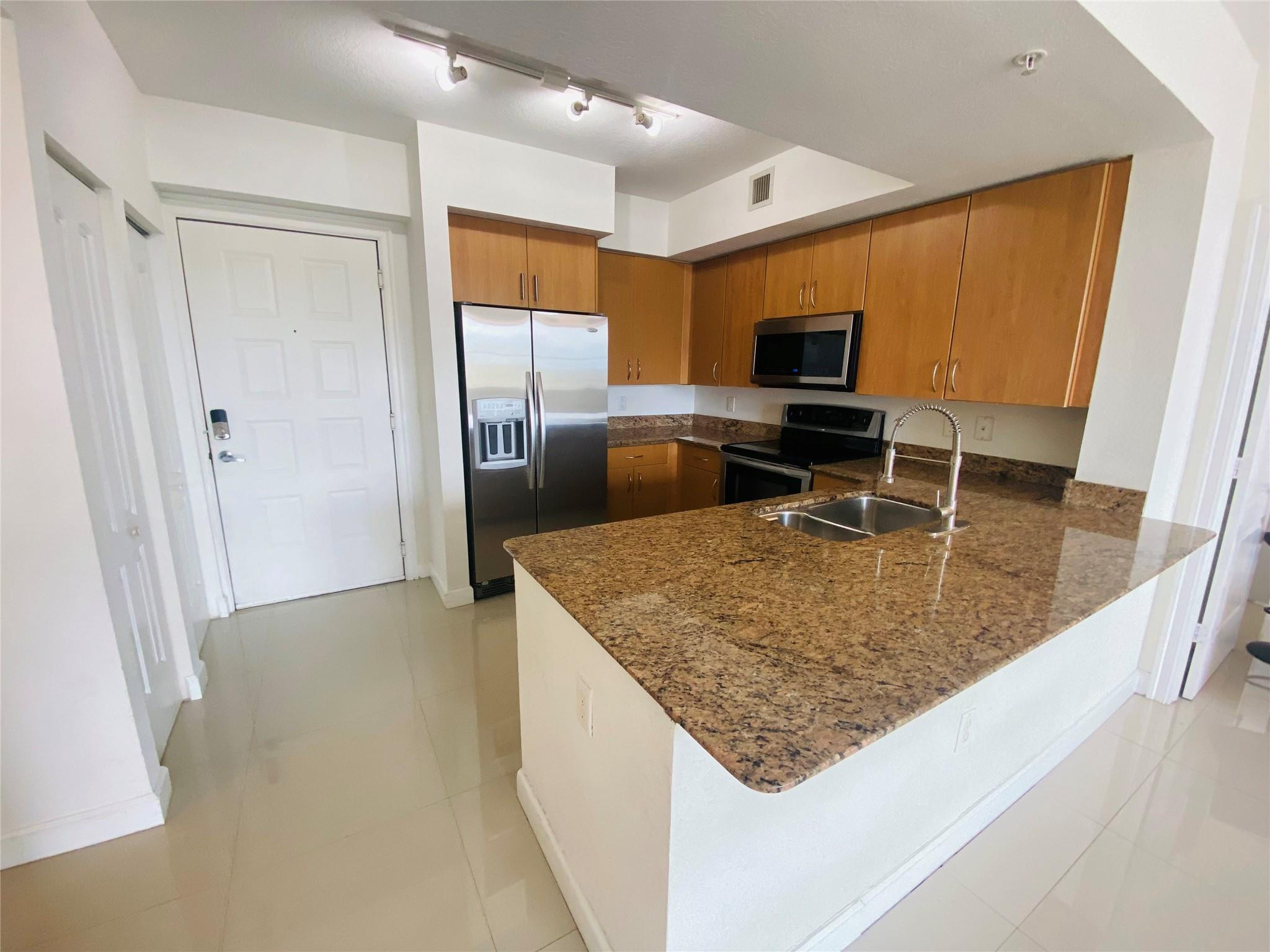 Radius Condo - Residential