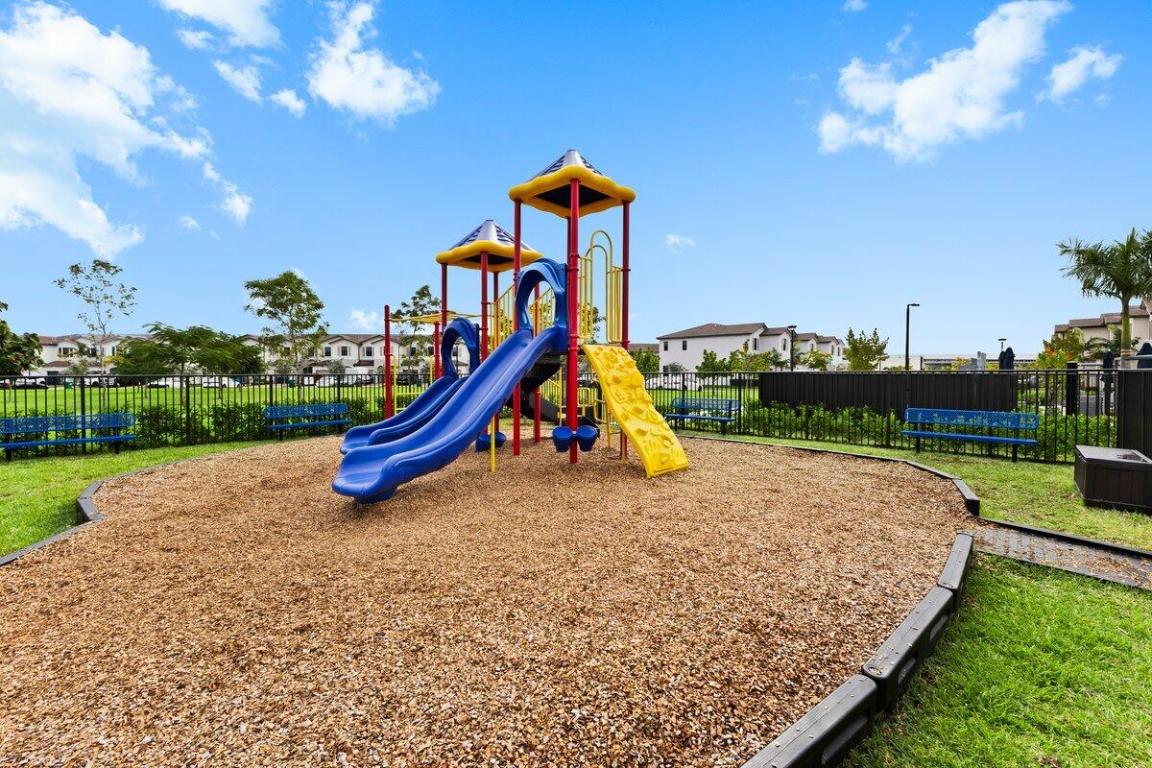 SIENA RESERVE - Residential