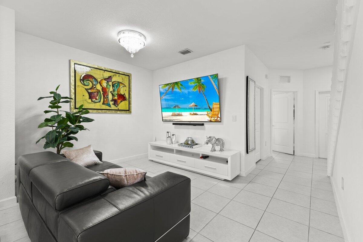 SIENA RESERVE - Residential