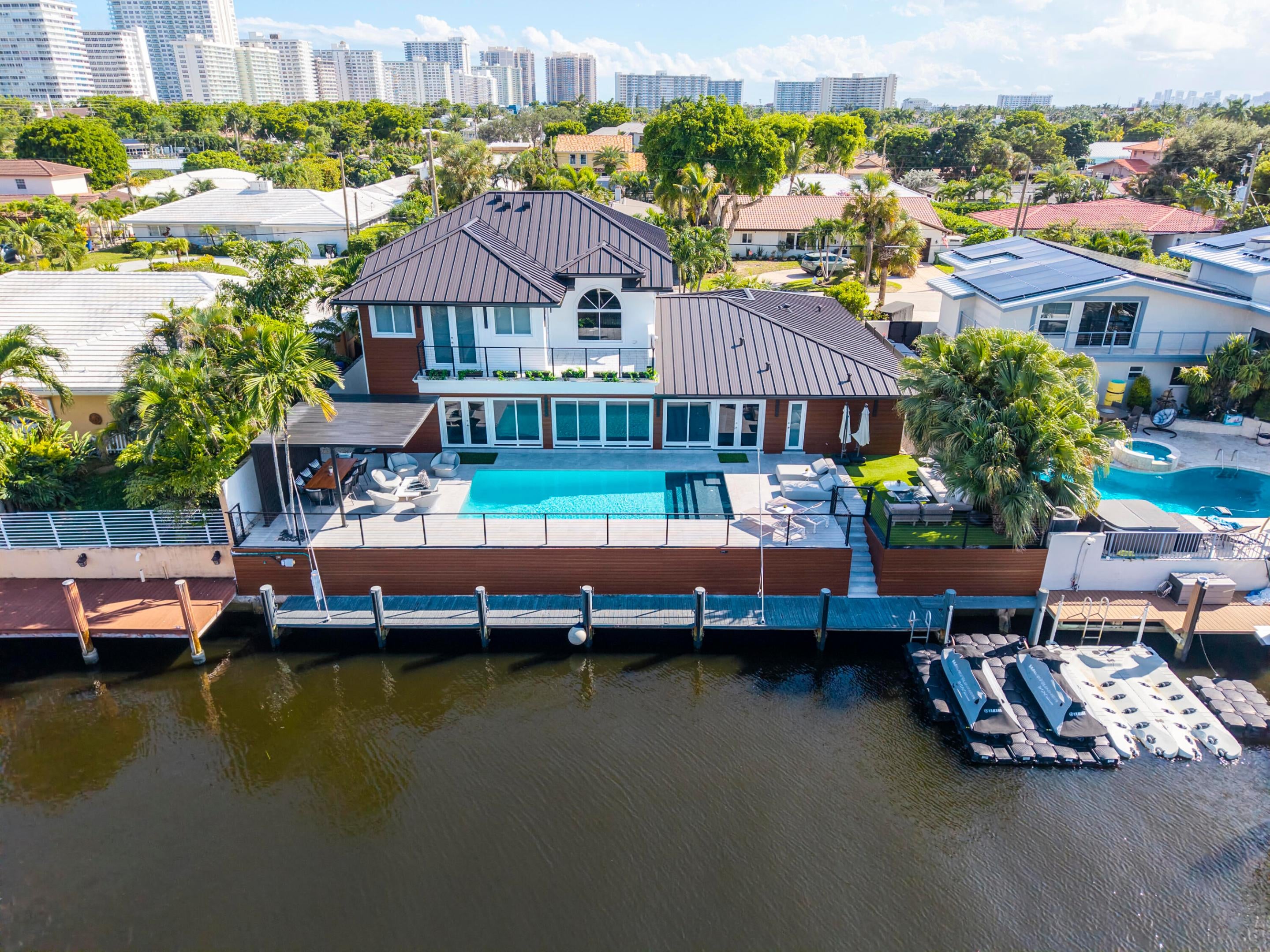 11 Castle Harbor Isle Drive