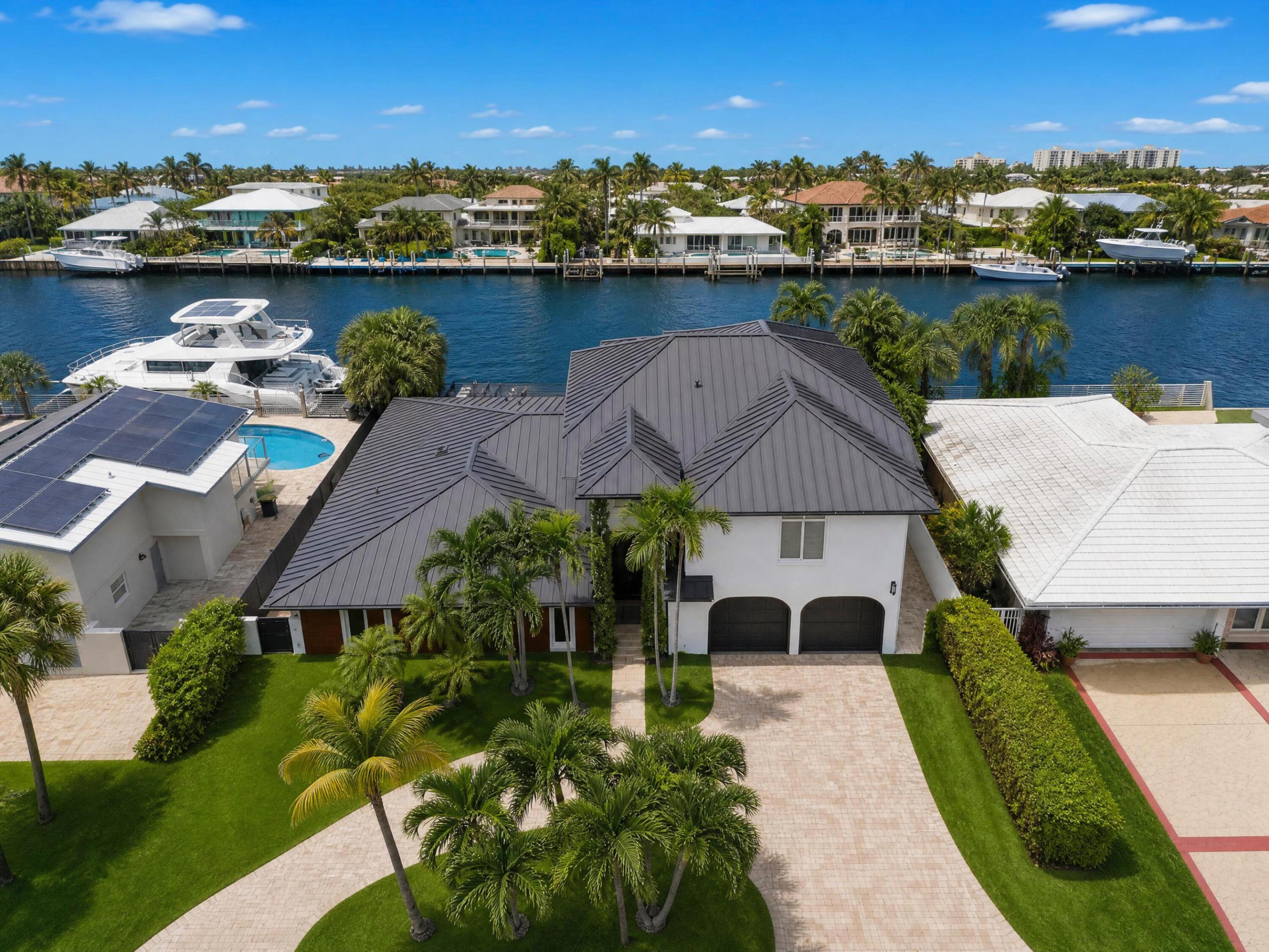 11 Castle Harbor Isle Drive