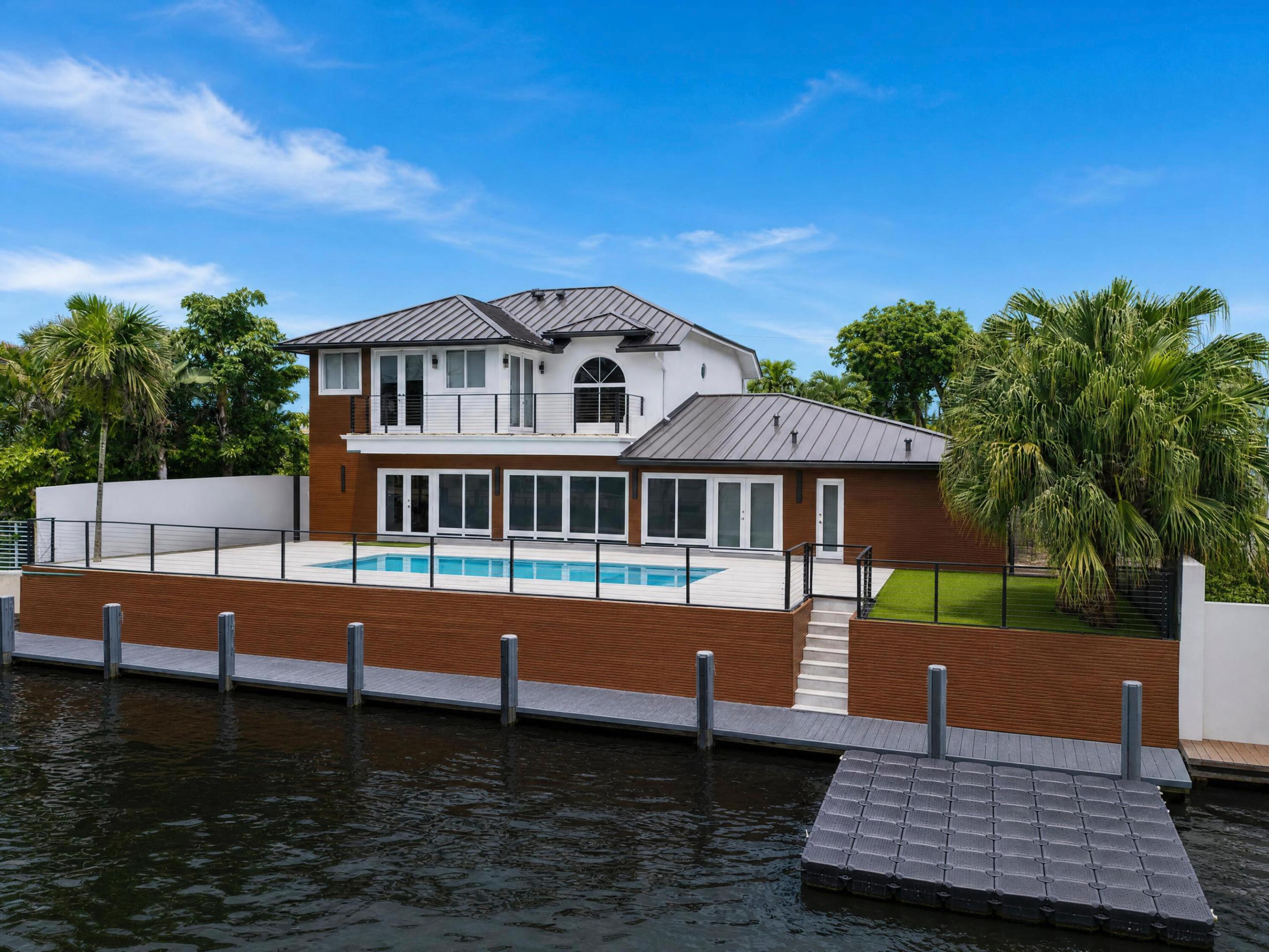 11 Castle Harbor Isle Drive