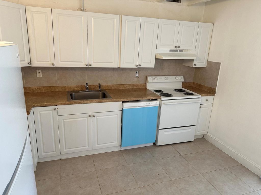 Photo of 330 NW 20th Street #210, Boca Raton, FL 33431 (MLS # B26023962)
