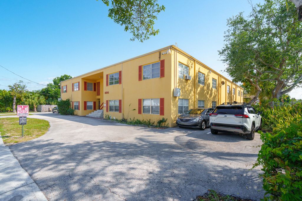 Photo of 330 NW 20th Street #210, Boca Raton, FL 33431 (MLS # B26023962)
