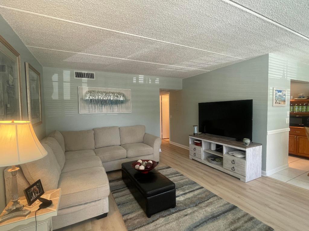 REGAL PALMS EATON CONDO - Residential