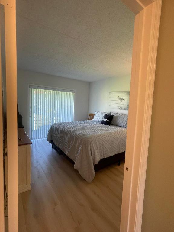 REGAL PALMS EATON CONDO - Residential