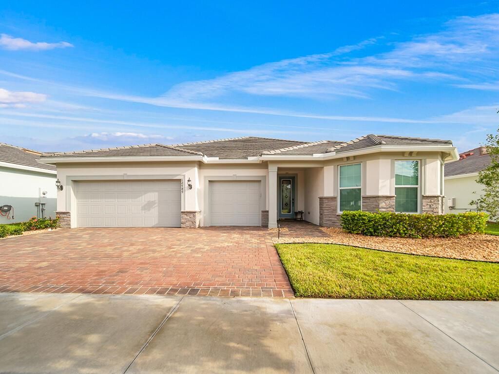 Photo of 12787 SW Vermillion Circle, Port St Lucie, FL 34987 (MLS # R10922365)