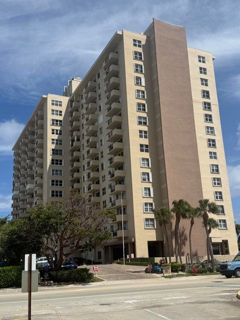 Photo of 2000 S Ocean Boulevard #3b, Lauderdale By The Sea, FL 33062 (MLS # B26014962)