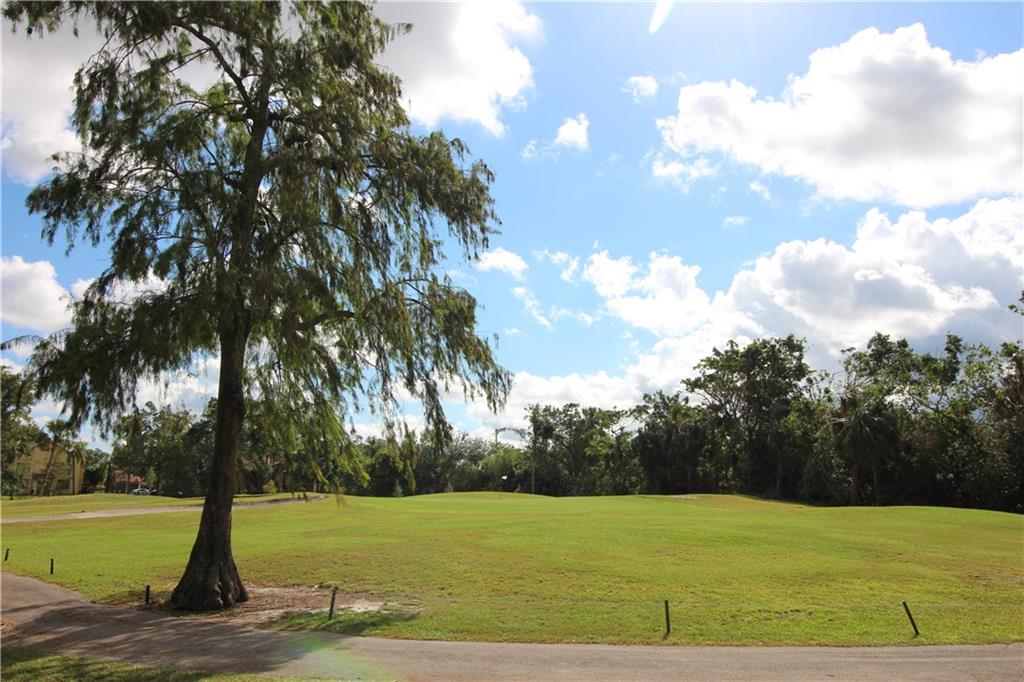 PALM AIRE COUNTRY CLUB - Residential