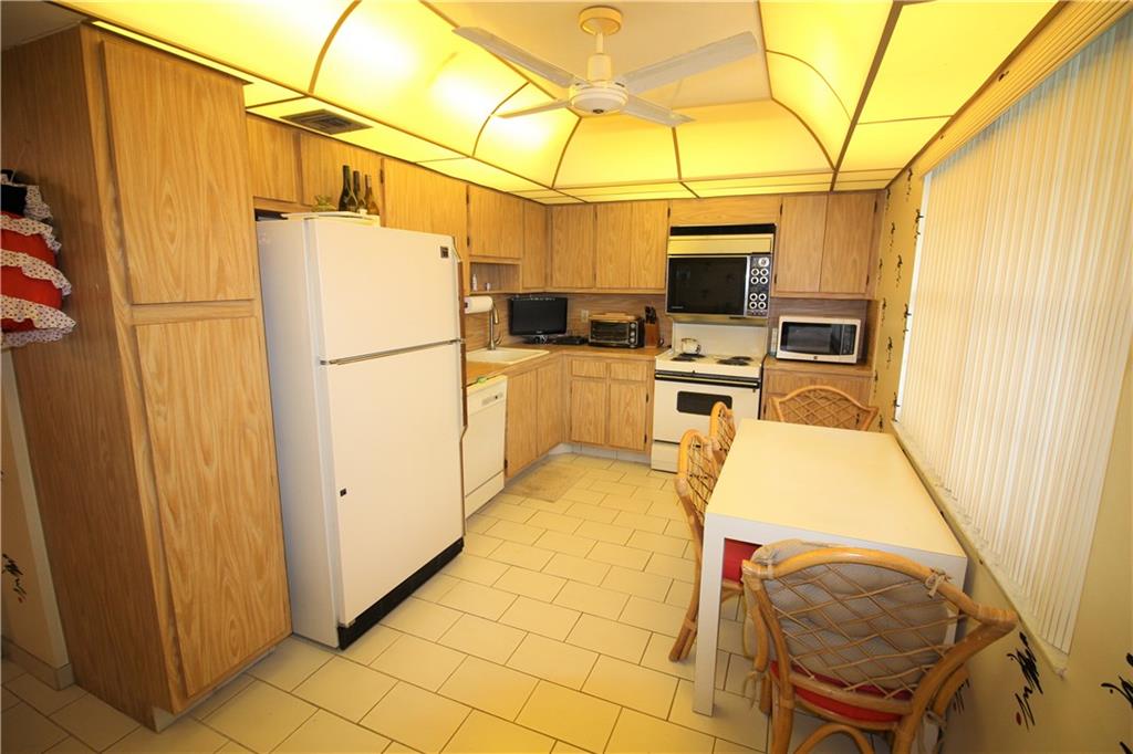 PALM AIRE COUNTRY CLUB - Residential