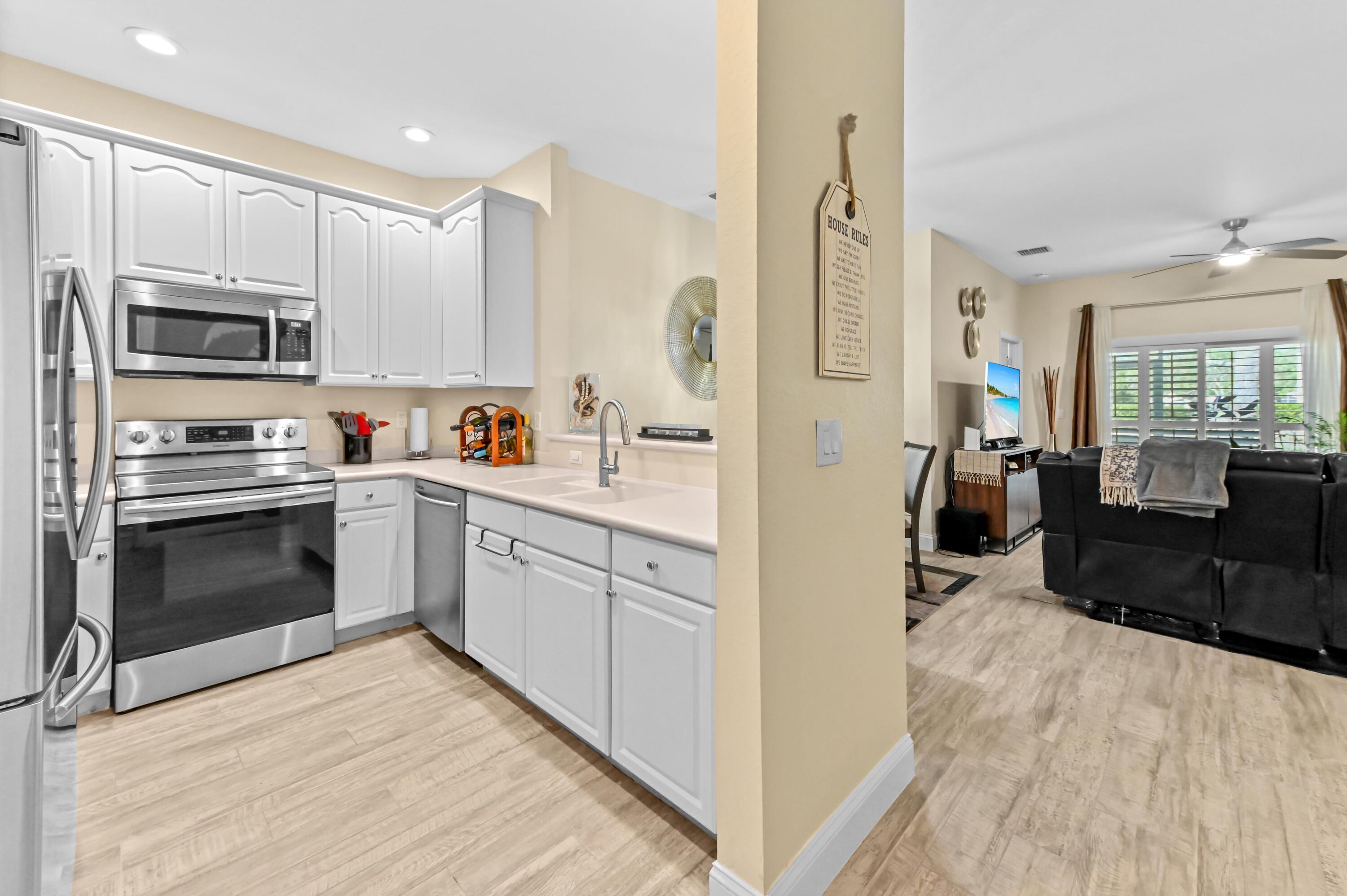 MAGNOLIA BAY - Residential