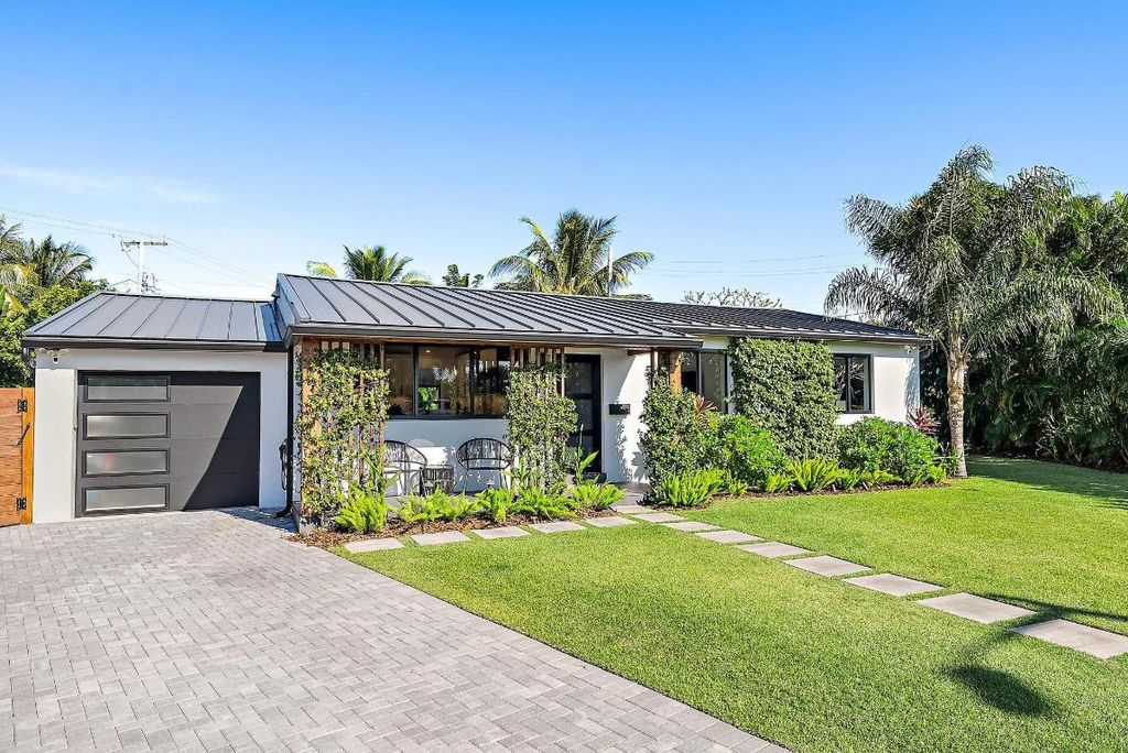 Photo of 5402 Canyon Trail, West Palm Beach, FL 33405 (MLS # R11142716)