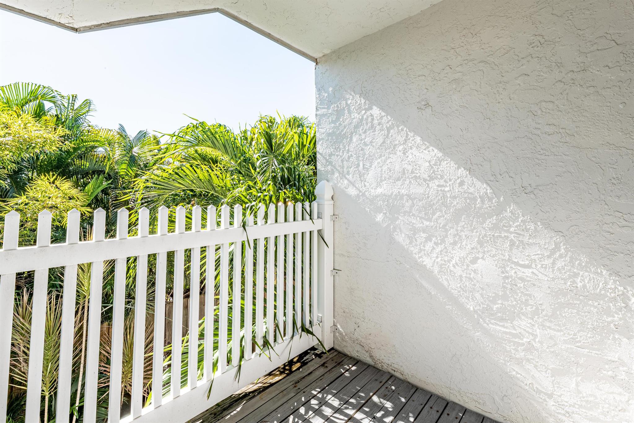 HARBOUR CLUB - Residential Lease