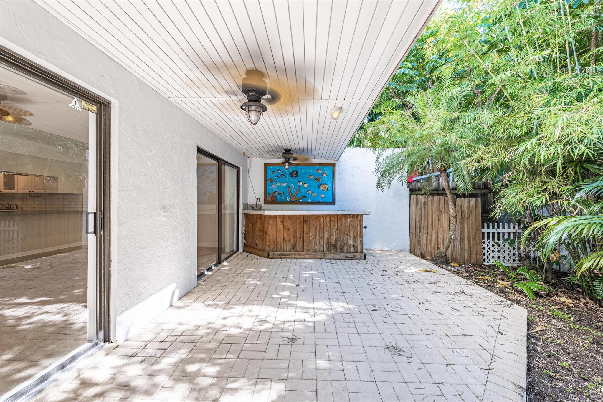 HARBOUR CLUB - Residential Lease