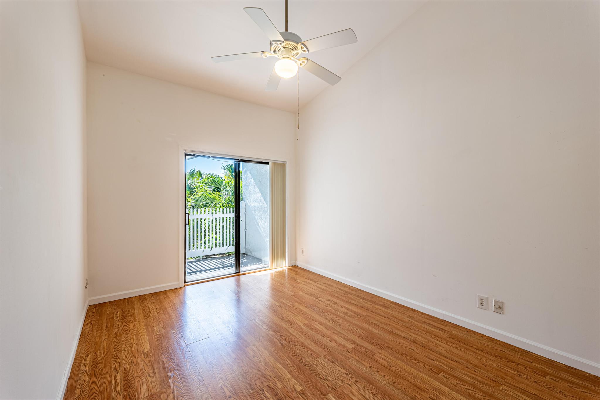 HARBOUR CLUB - Residential Lease