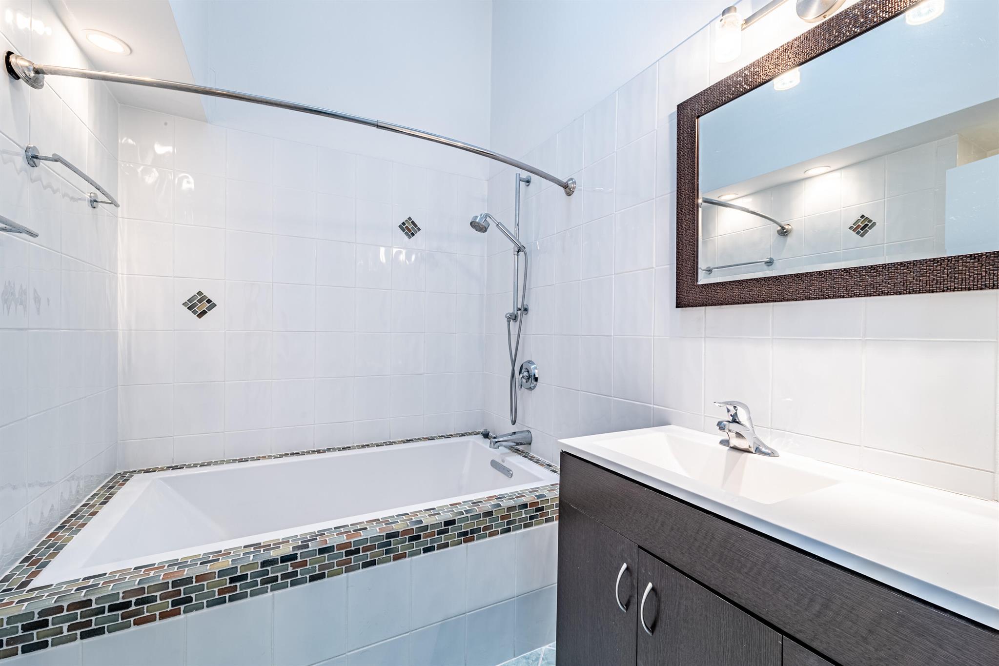 HARBOUR CLUB - Residential Lease