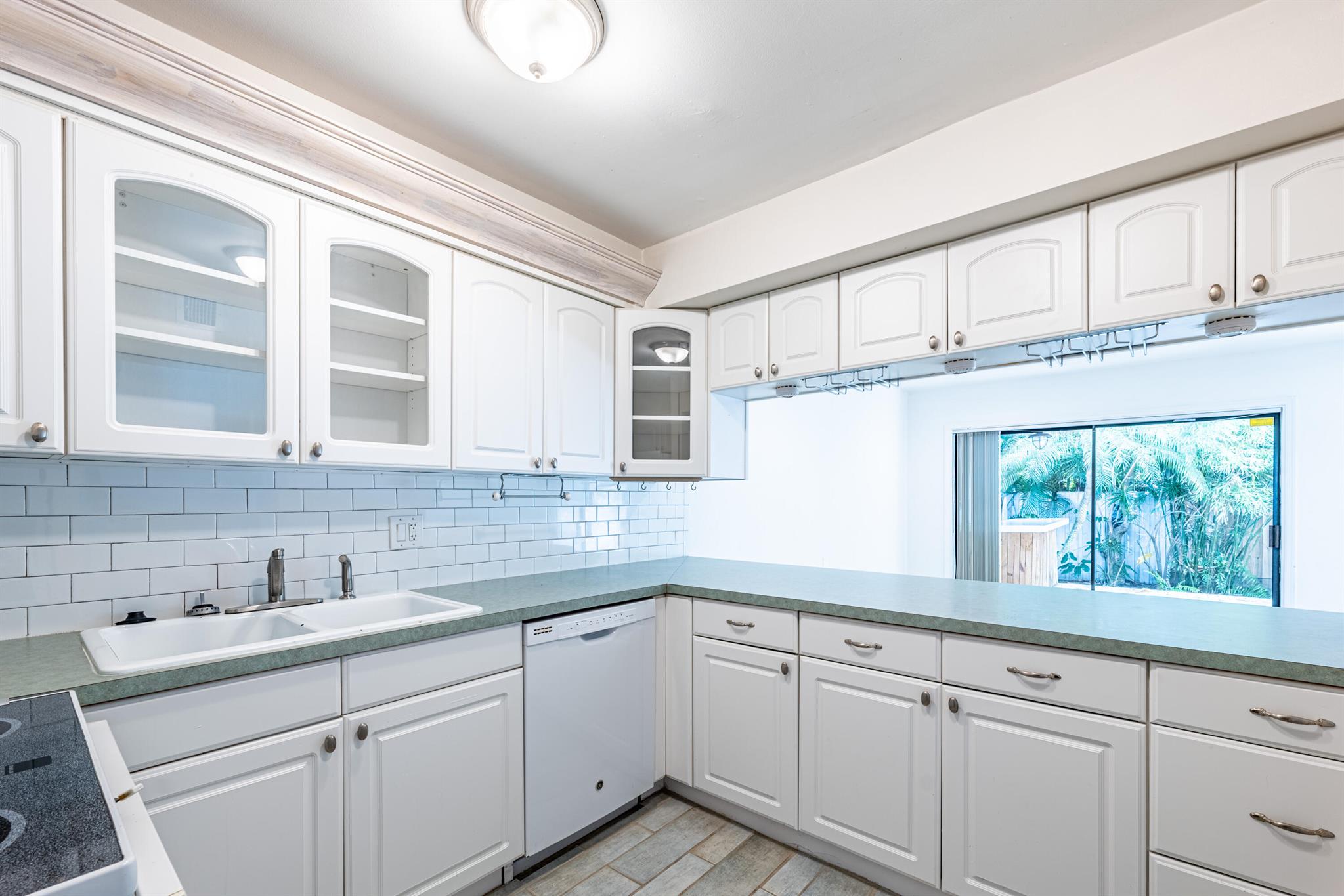 HARBOUR CLUB - Residential Lease