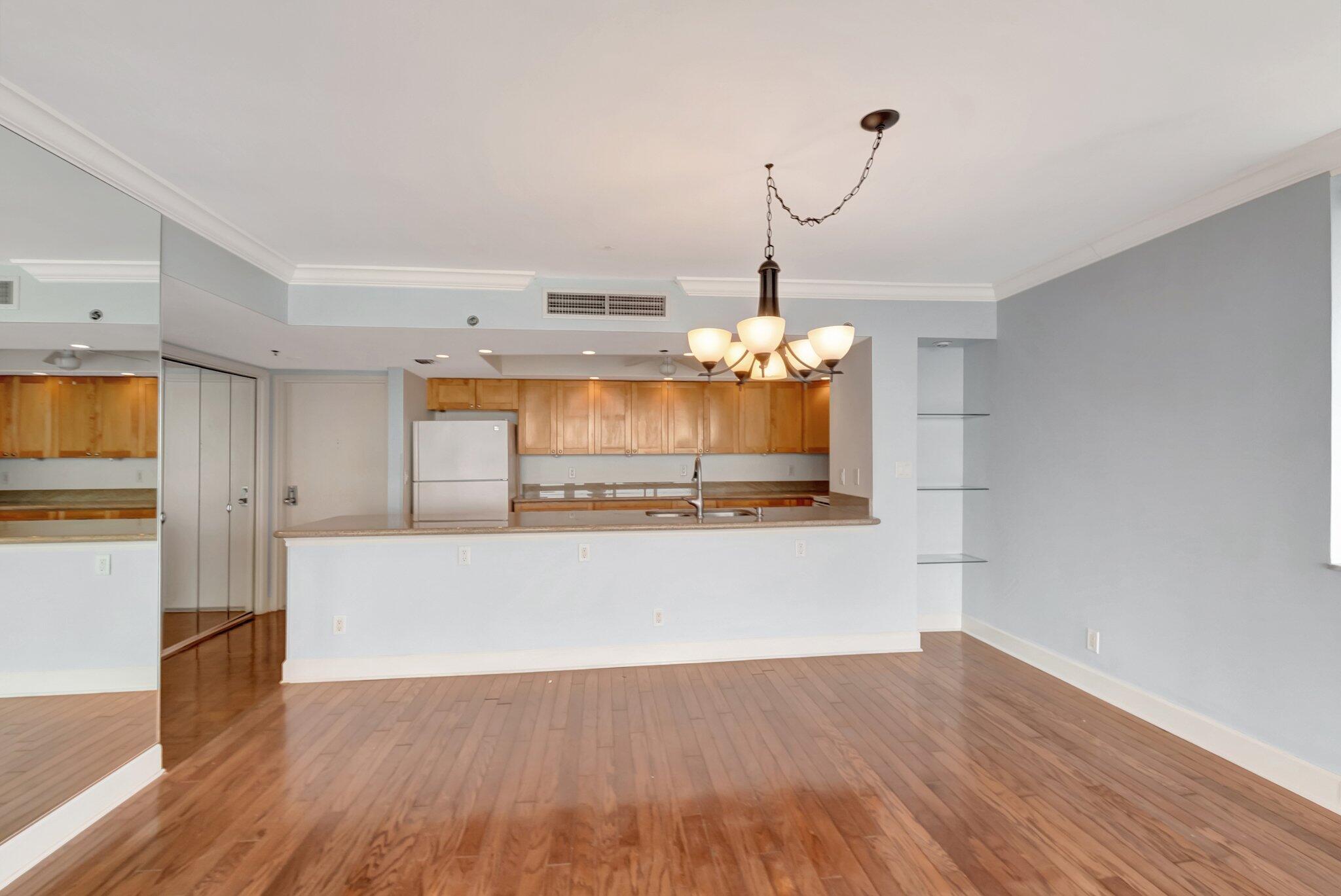ABERDEEN ARMS CONDO - Residential