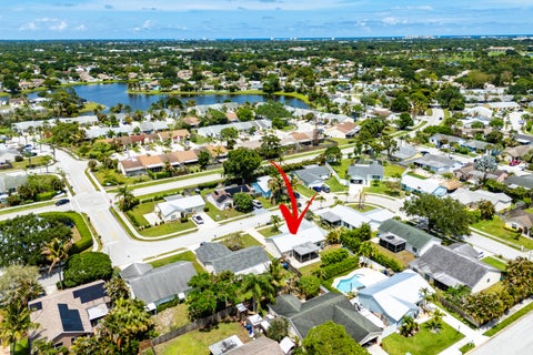 Tiny photo for 105 Banyan Circle, Jupiter, FL 33458 (MLS # B26025444)