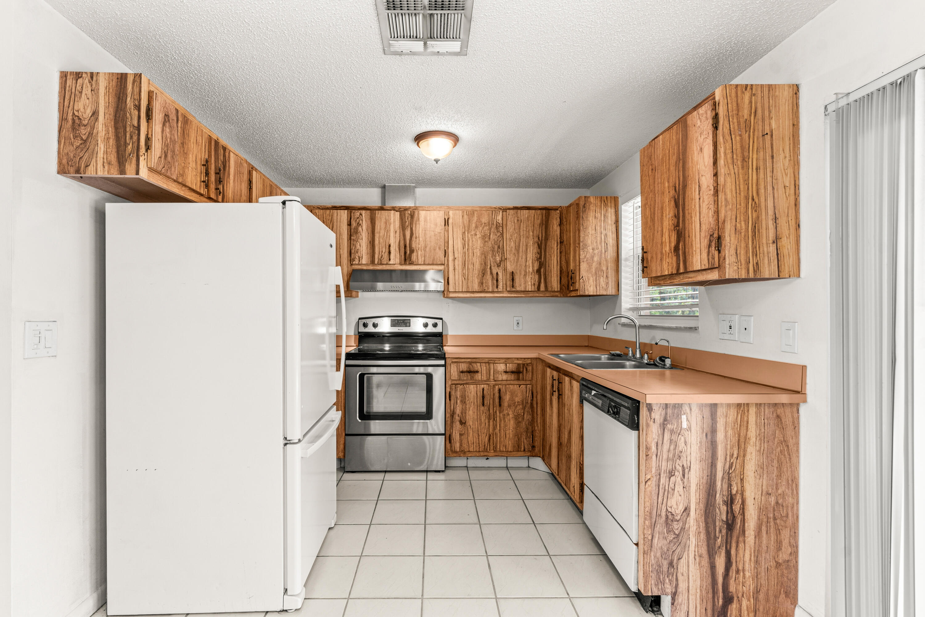 JUPITER VILLAGE PH III - Residential