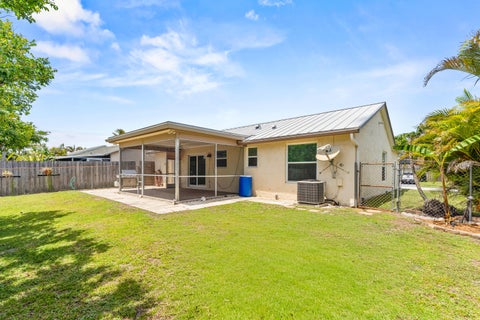 Tiny photo for 105 Banyan Circle, Jupiter, FL 33458 (MLS # B26025444)