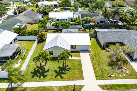 Tiny photo for 105 Banyan Circle, Jupiter, FL 33458 (MLS # B26025444)