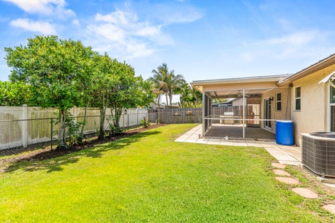 Tiny photo for 105 Banyan Circle, Jupiter, FL 33458 (MLS # B26025444)