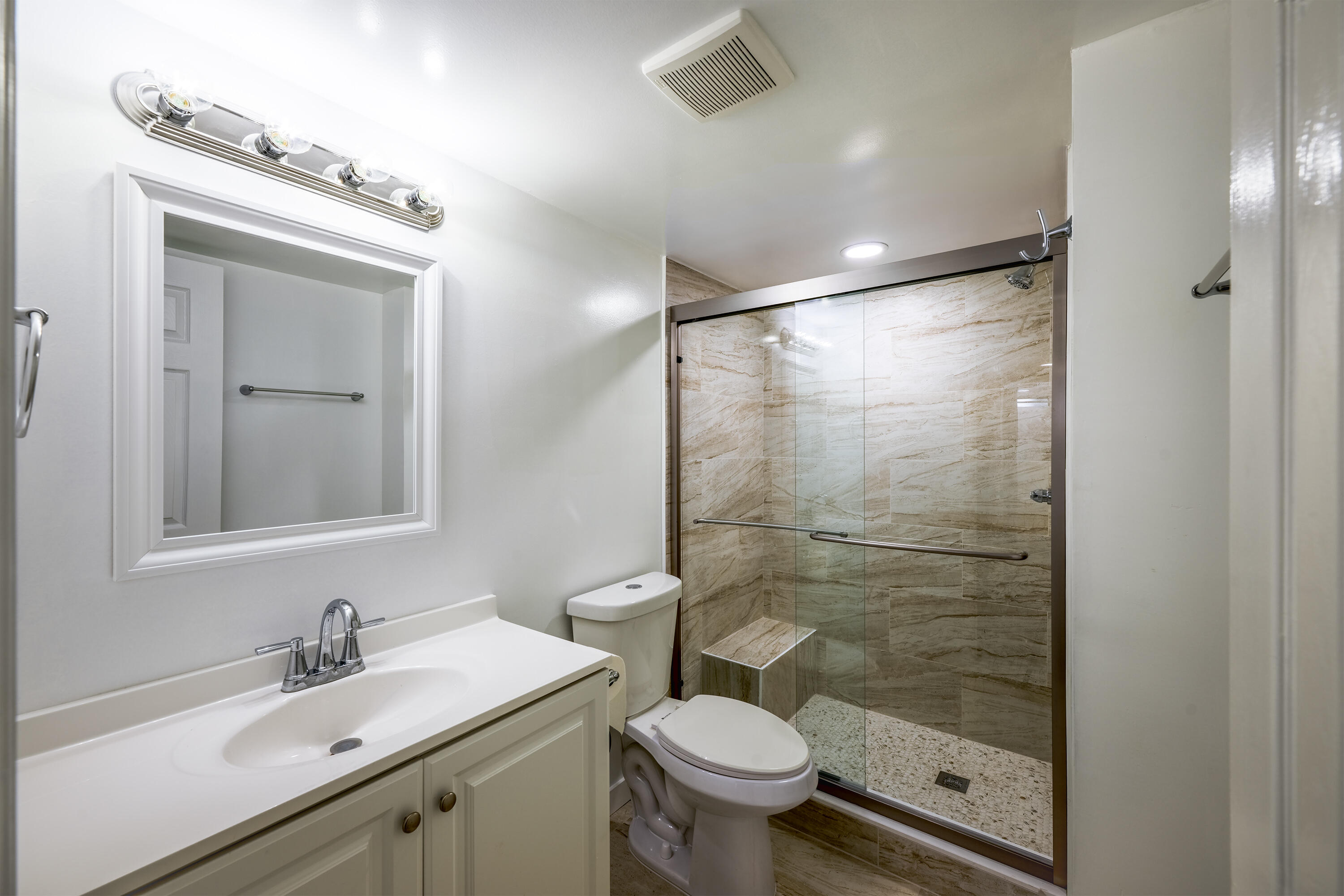 VILLAGE ROYALE FOREST GREEN CONDO - Residential