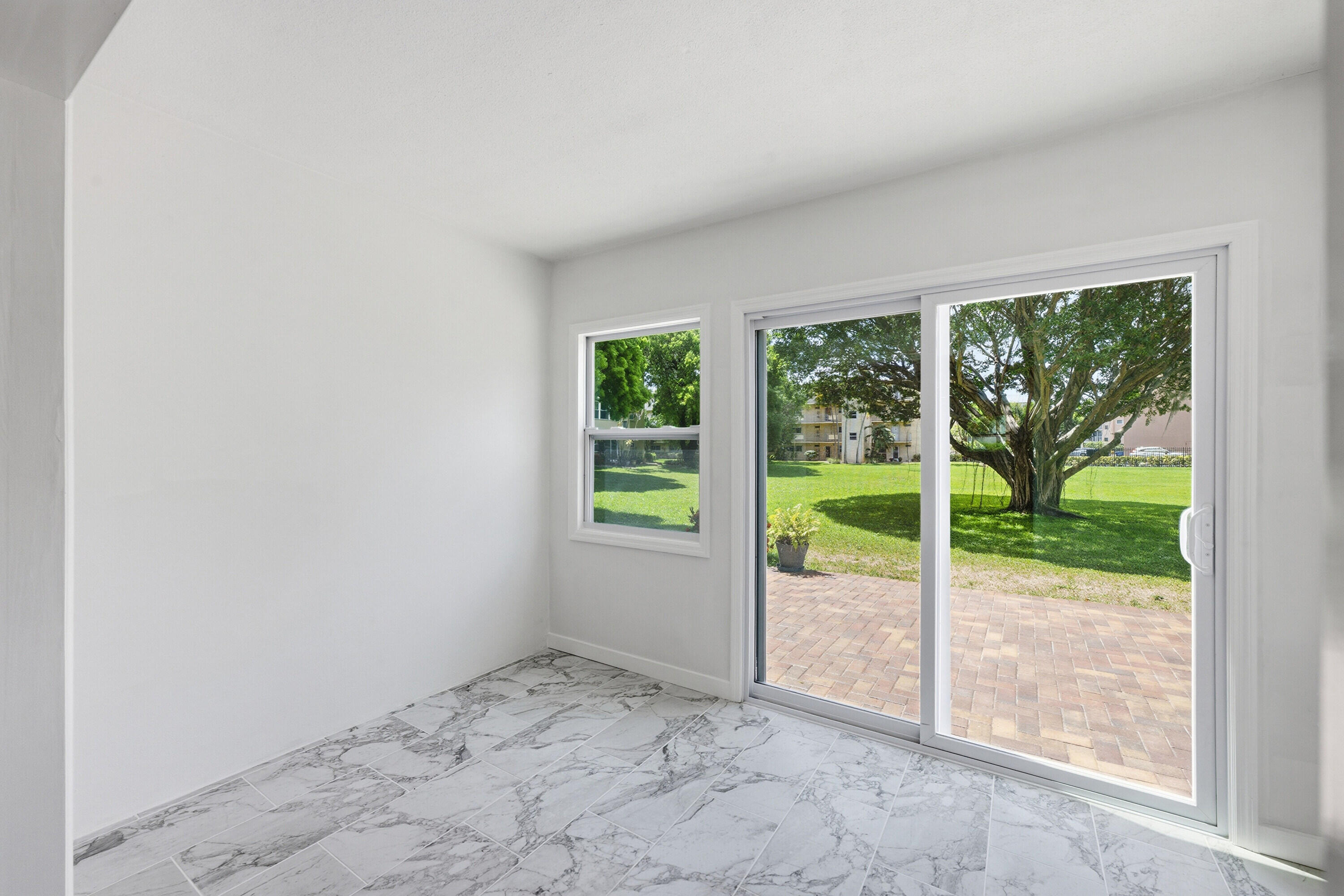 VILLAGE ROYALE FOREST GREEN CONDO - Residential